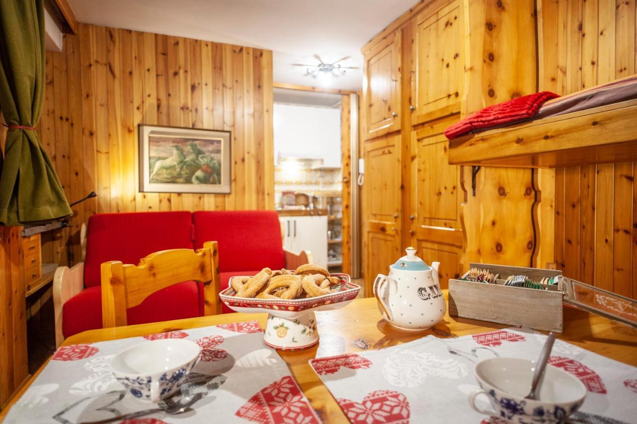Casa-Chalet, In Centro A Courmayeur! Luaran gambar